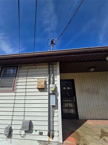 9732 Gloucester Drive, St Louis, MO 63137