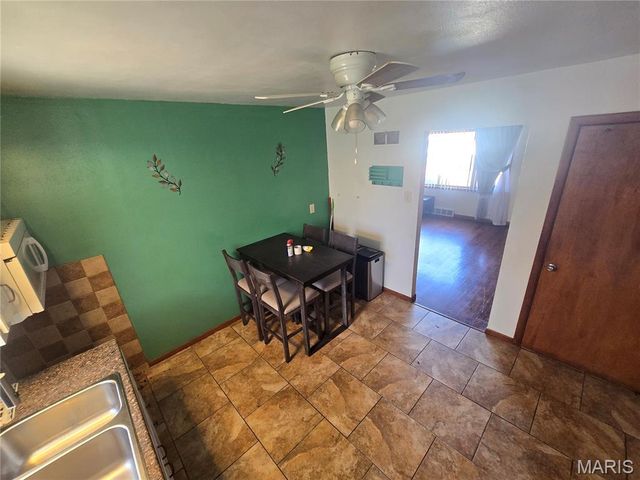 9732 Gloucester Drive, St Louis, MO 63137