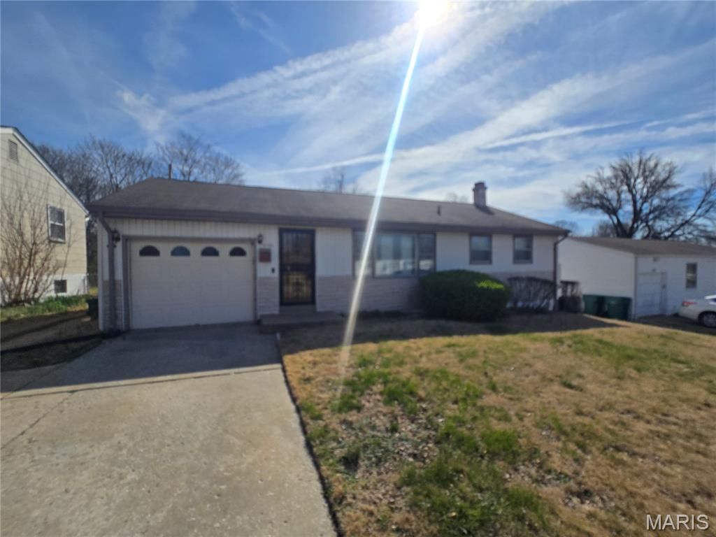 9732 Gloucester Drive, St Louis, MO 63137