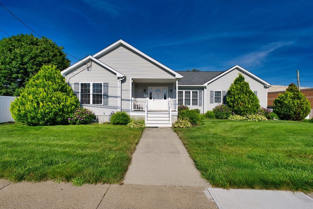 2992 Acushnet Ave, New Bedford, MA 02745