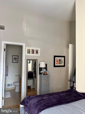 339 IVANHOE CT, Langhorne, PA 19047