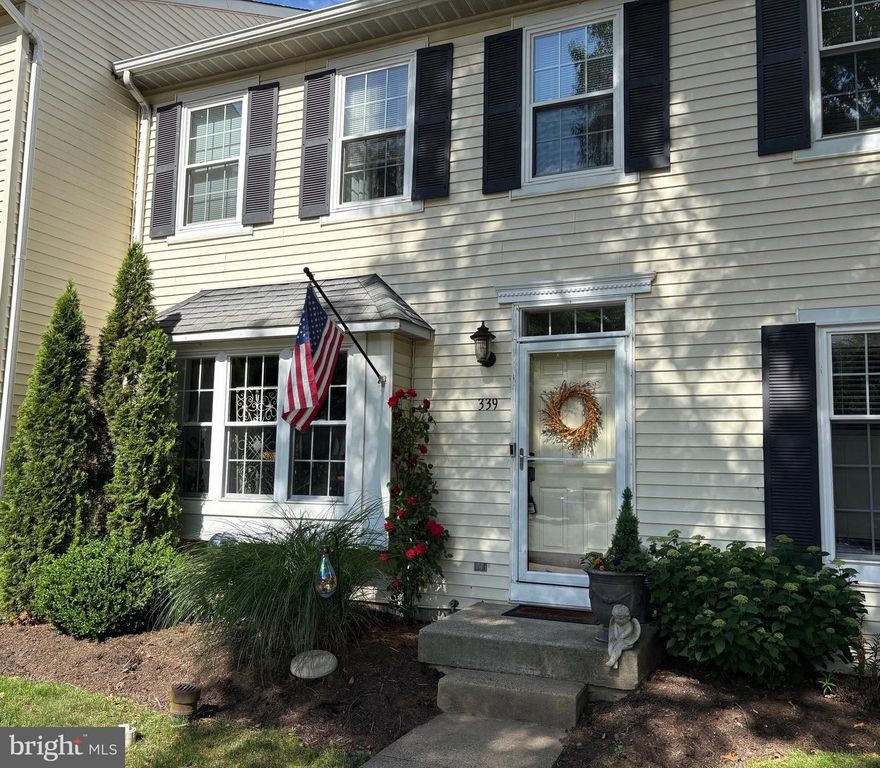 339 IVANHOE CT, Langhorne, PA 19047