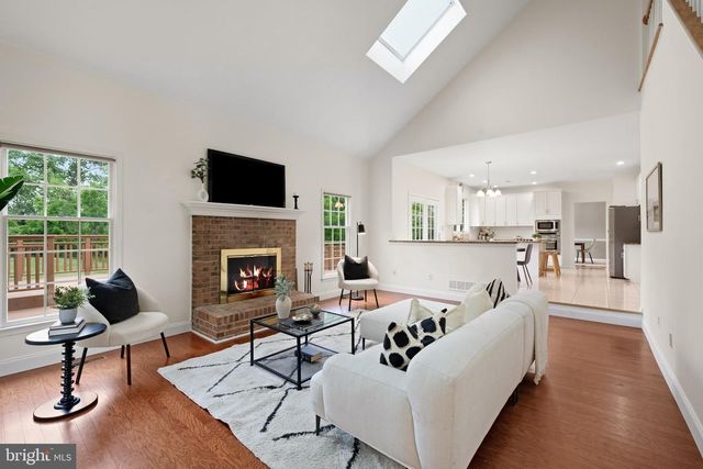 18 MONTFORT DR, Belle Mead, NJ 08502