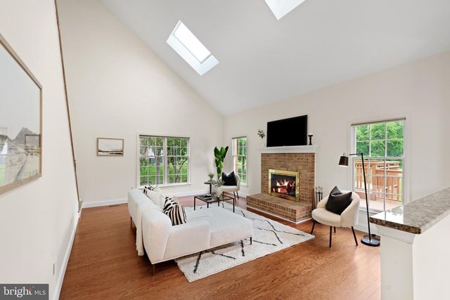 18 MONTFORT DR, Belle Mead, NJ 08502
