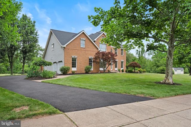 18 MONTFORT DR, Belle Mead, NJ 08502