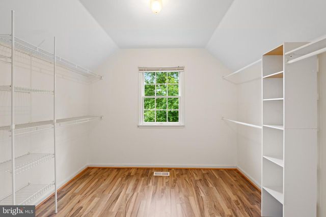 18 MONTFORT DR, Belle Mead, NJ 08502