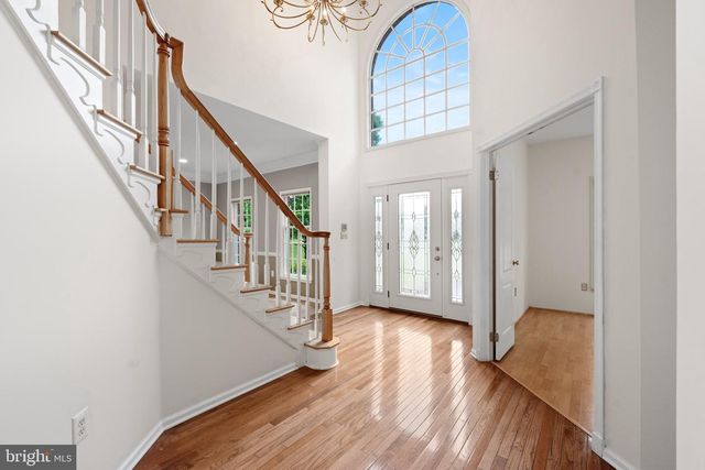 18 MONTFORT DR, Belle Mead, NJ 08502