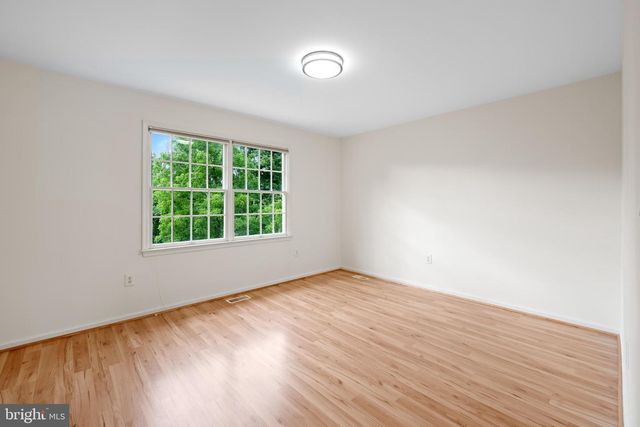 18 MONTFORT DR, Belle Mead, NJ 08502