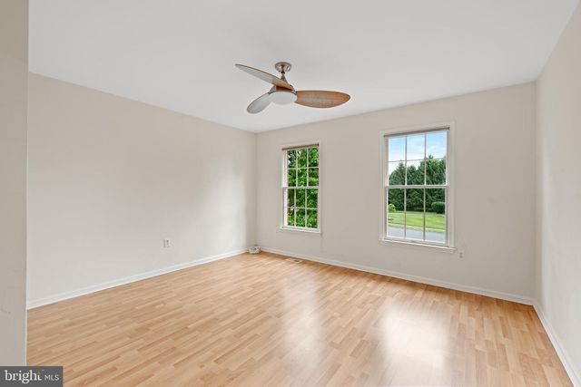 18 MONTFORT DR, Belle Mead, NJ 08502