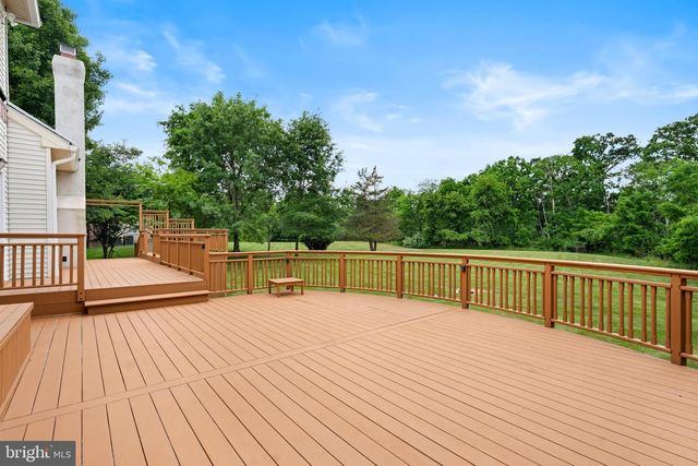 18 MONTFORT DR, Belle Mead, NJ 08502