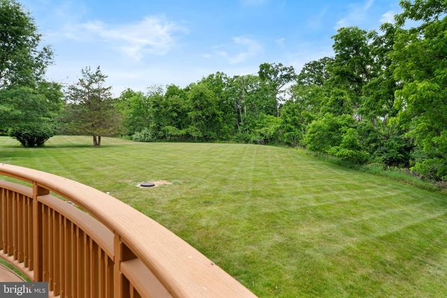 18 MONTFORT DR, Belle Mead, NJ 08502