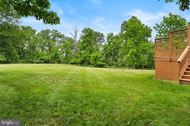 18 MONTFORT DR, Belle Mead, NJ 08502
