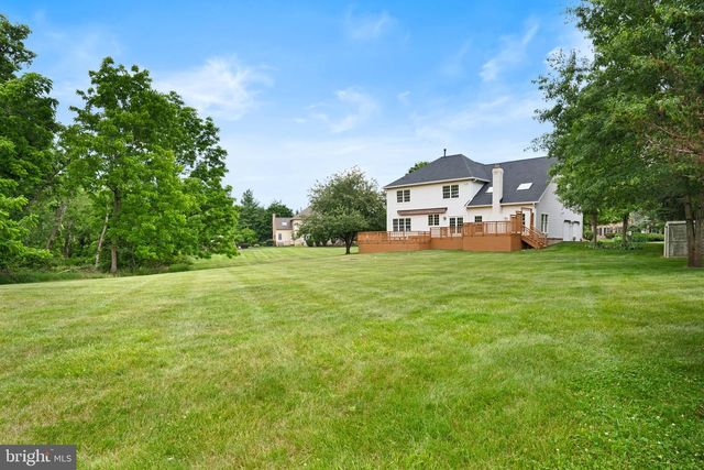 18 MONTFORT DR, Belle Mead, NJ 08502