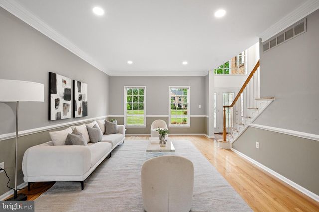 18 MONTFORT DR, Belle Mead, NJ 08502