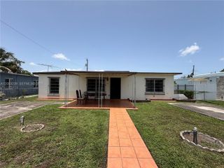 881 E 14th Street, Hialeah, FL 33010