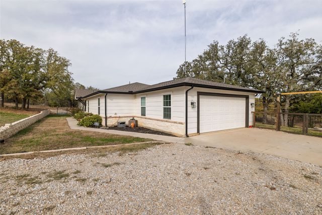 399 Wild Hill Oak Drive, Springtown, TX 76082