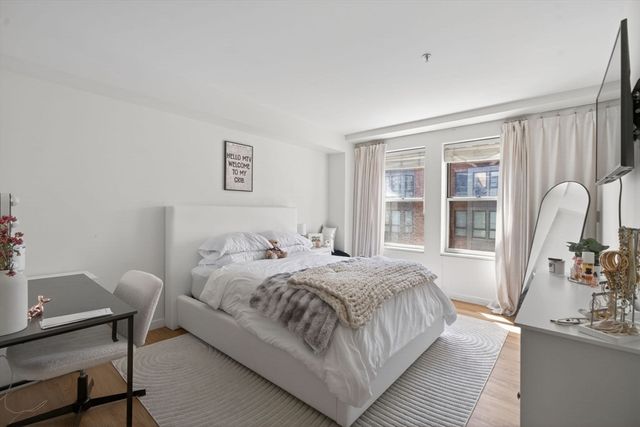 16 Miner St 304, Boston, MA 02215