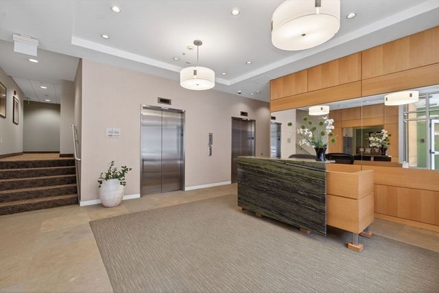 16 Miner St 304, Boston, MA 02215