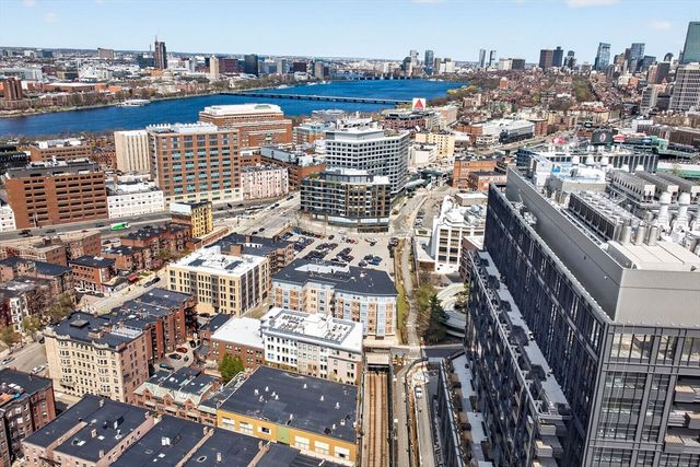 16 Miner St 304, Boston, MA 02215