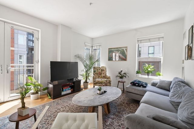 16 Miner St 304, Boston, MA 02215
