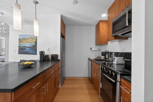 16 Miner St 304, Boston, MA 02215