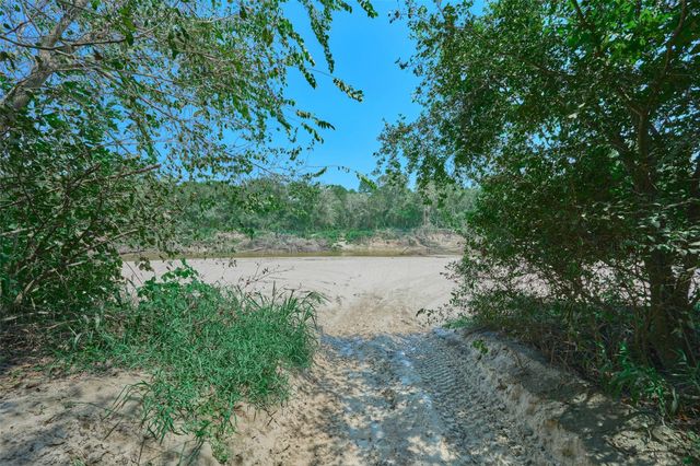 2414 Coachlight Lane, Conroe, TX 77384