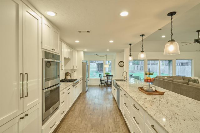 2414 Coachlight Lane, Conroe, TX 77384