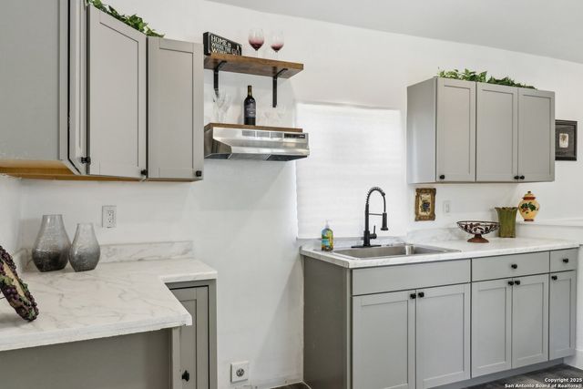2120 San Fernando, San Antonio, TX 78207