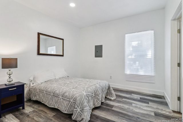 2120 San Fernando, San Antonio, TX 78207