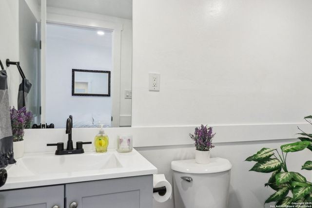 2120 San Fernando, San Antonio, TX 78207