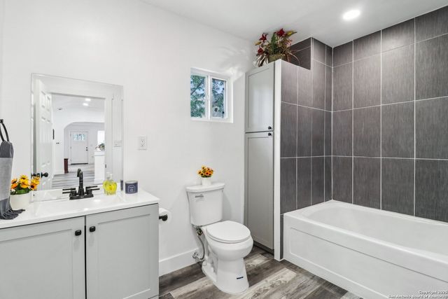 2120 San Fernando, San Antonio, TX 78207