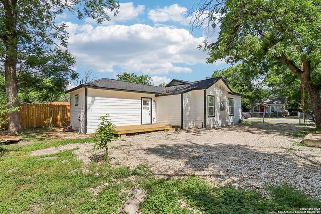 2120 San Fernando, San Antonio, TX 78207