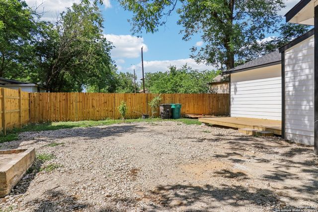 2120 San Fernando, San Antonio, TX 78207