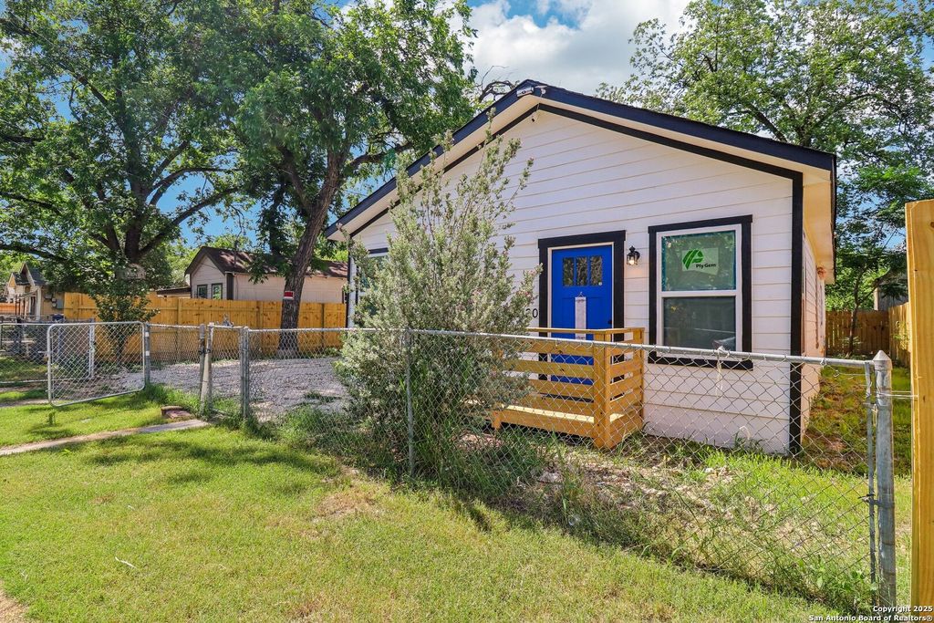 2120 San Fernando, San Antonio, TX 78207