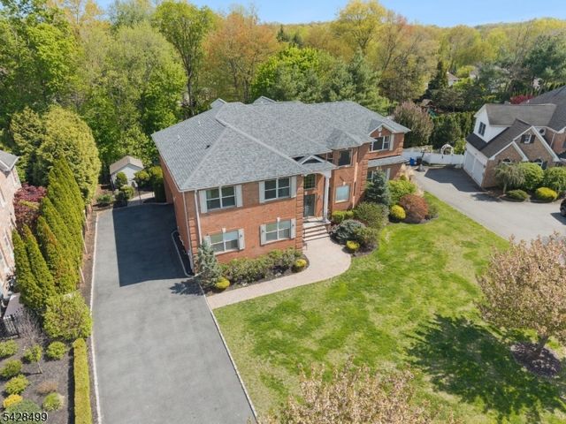 5 Francesca Ct, East Hanover Twp., NJ 07936
