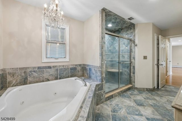 5 Francesca Ct, East Hanover Twp., NJ 07936