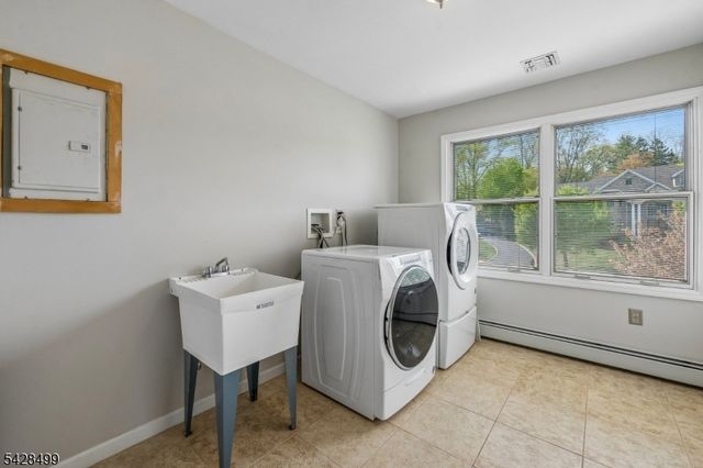 5 Francesca Ct, East Hanover Twp., NJ 07936