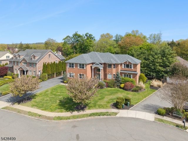 5 Francesca Ct, East Hanover Twp., NJ 07936