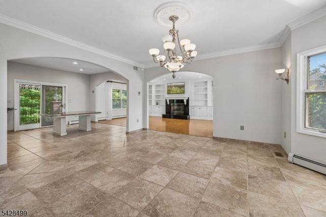 5 Francesca Ct, East Hanover Twp., NJ 07936