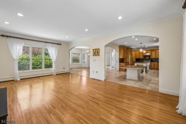 5 Francesca Ct, East Hanover Twp., NJ 07936