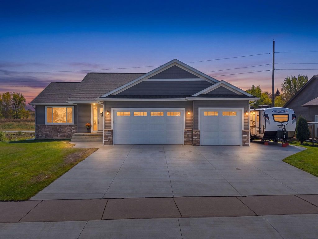 11411 Latham Lane, Chisago City, MN 55013 — exterior