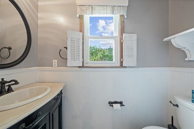 7801 N Revere Drive, Kansas City, MO 64151