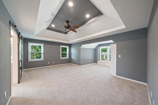 7801 N Revere Drive, Kansas City, MO 64151