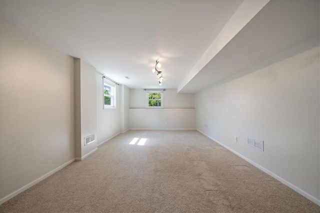 7801 N Revere Drive, Kansas City, MO 64151