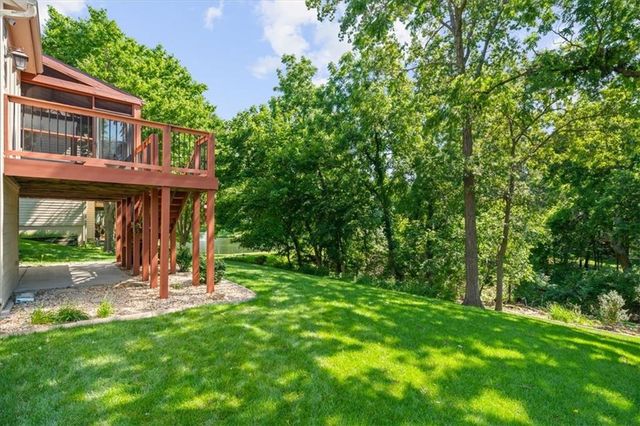 7801 N Revere Drive, Kansas City, MO 64151