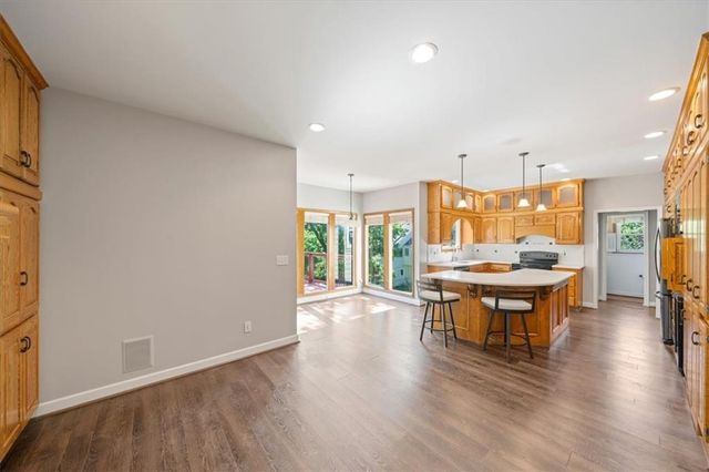7801 N Revere Drive, Kansas City, MO 64151