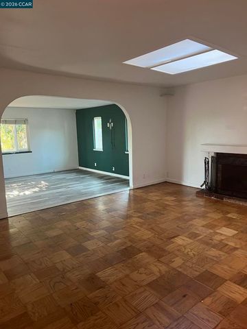827 Falcon Dr, Vallejo, CA 94589