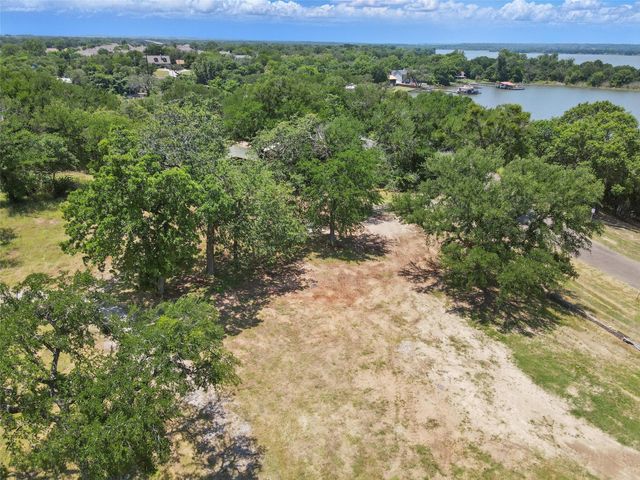 8509 Heron Drive, Fort Worth, TX 76108