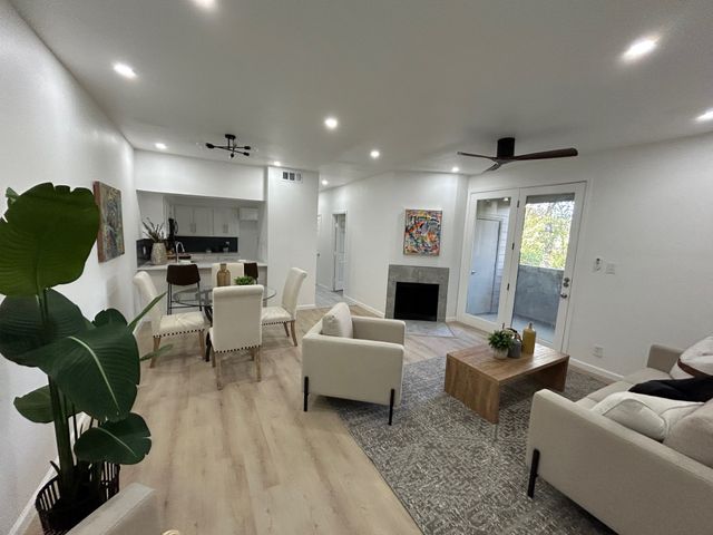 8545 Midpark Road 9, Dallas, TX 75240