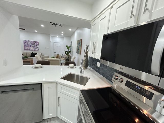 8545 Midpark Road 9, Dallas, TX 75240